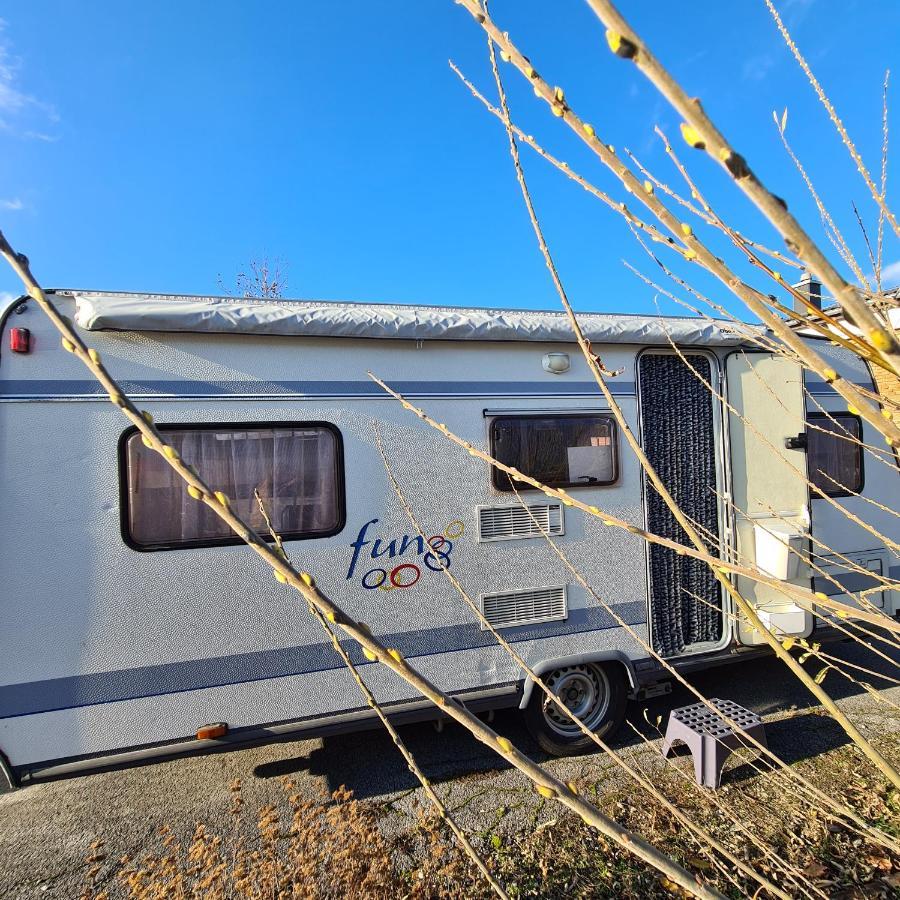 Louise'S Camper Hotel Neusiedl an der Zaya Exterior photo